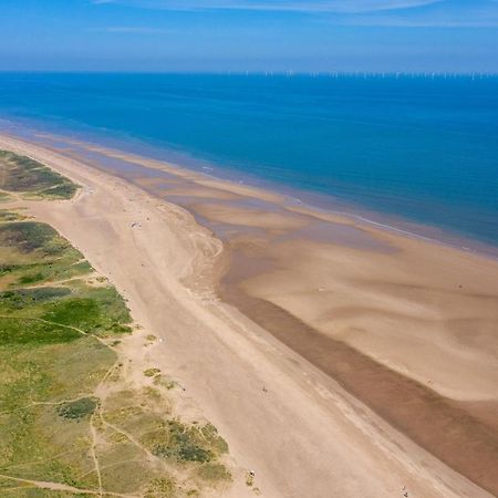 Готель Lovely Caravan With Decking At Coral Beach Park In Lincolnshire Ref 77001C Інголдмеллс Екстер'єр фото