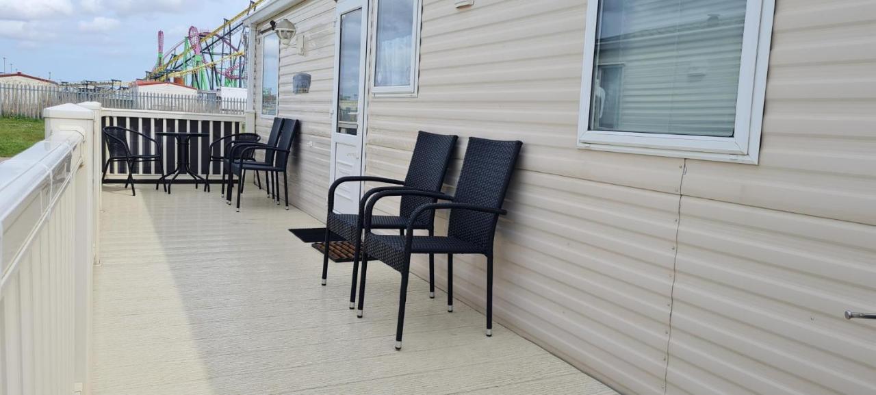 Готель Lovely Caravan With Decking At Coral Beach Park In Lincolnshire Ref 77001C Інголдмеллс Екстер'єр фото