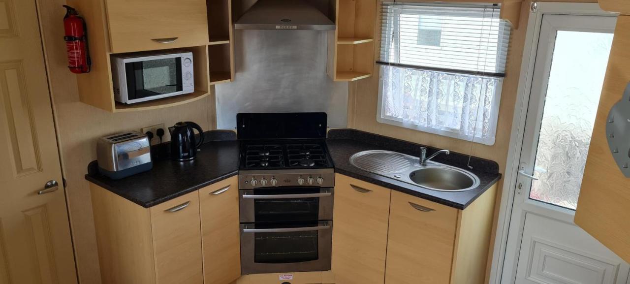 Готель Lovely Caravan With Decking At Coral Beach Park In Lincolnshire Ref 77001C Інголдмеллс Екстер'єр фото